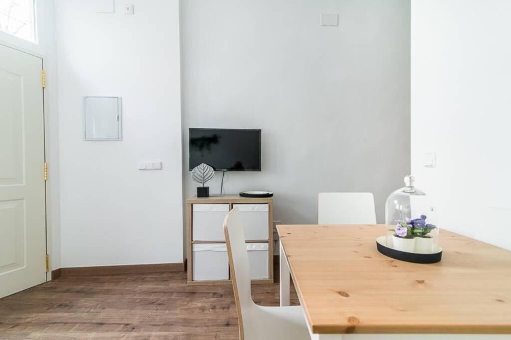 #15Pin-1 Apartamento De Un Dormitorio En Tetuan Madrid Exterior photo